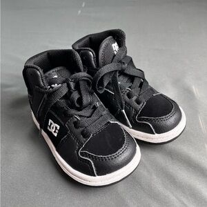 DC High top leather skate shoes Toddler size 6.0